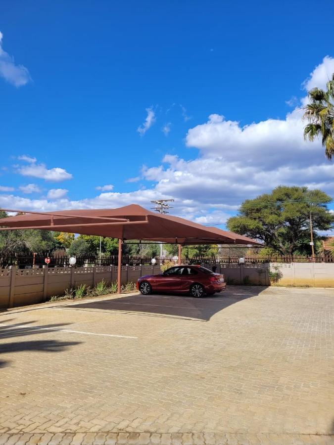 Palm Guesthouse Zeerust Bagian luar foto