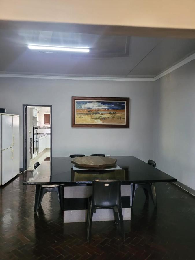 Palm Guesthouse Zeerust Bagian luar foto