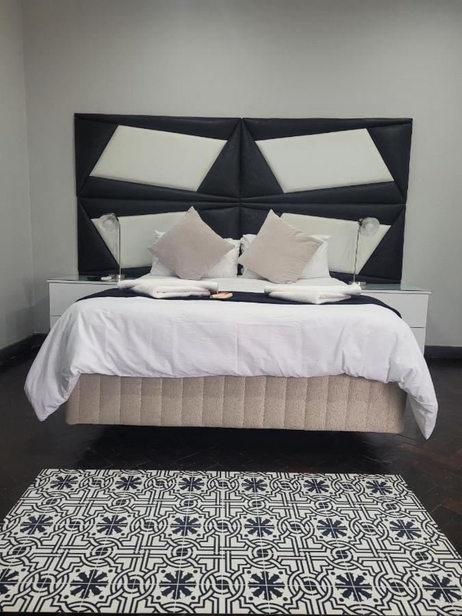 Palm Guesthouse Zeerust Bagian luar foto